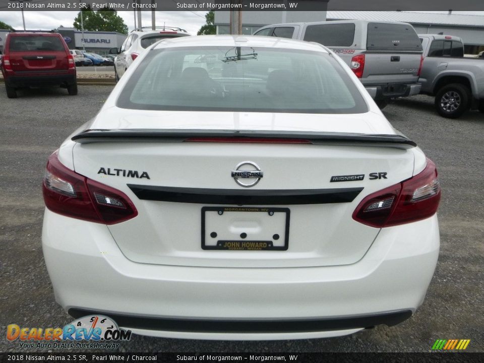 2018 Nissan Altima 2.5 SR Pearl White / Charcoal Photo #5