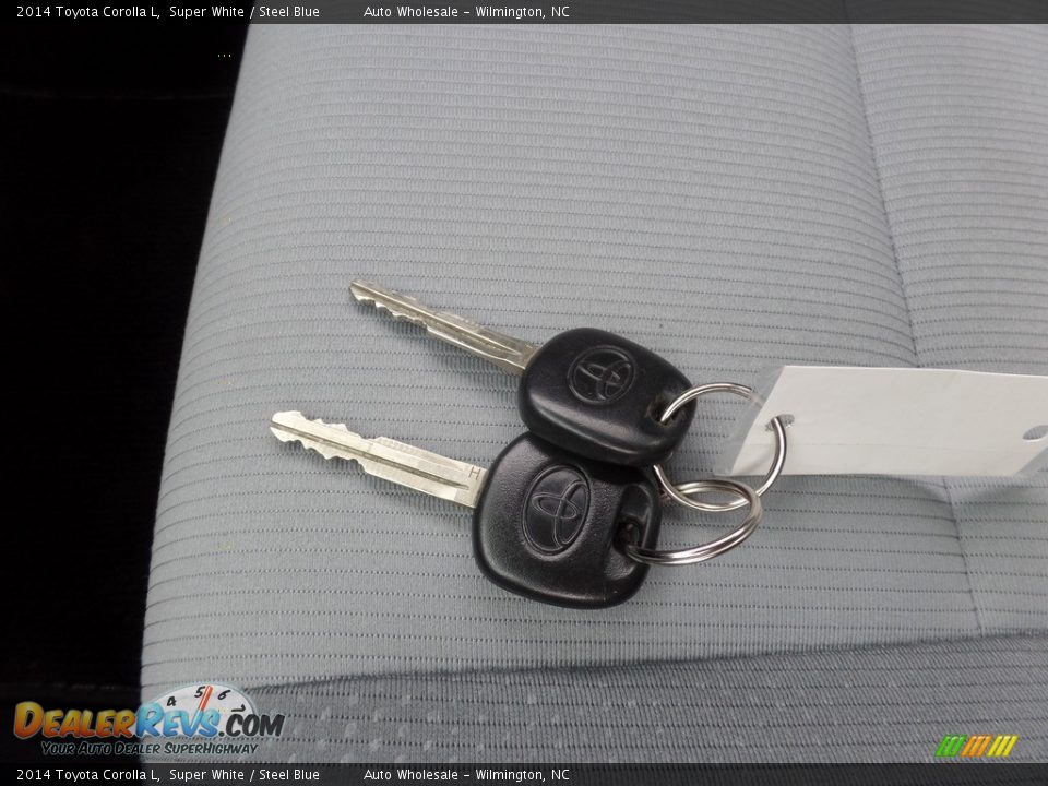 2014 Toyota Corolla L Super White / Steel Blue Photo #20