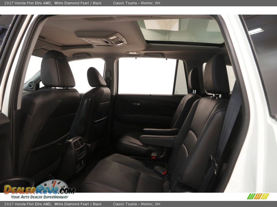 2017 Honda Pilot Elite AWD White Diamond Pearl / Black Photo #26