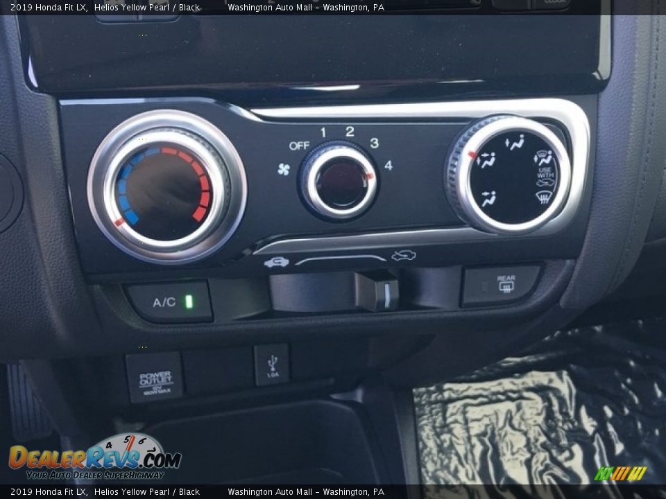 Controls of 2019 Honda Fit LX Photo #17