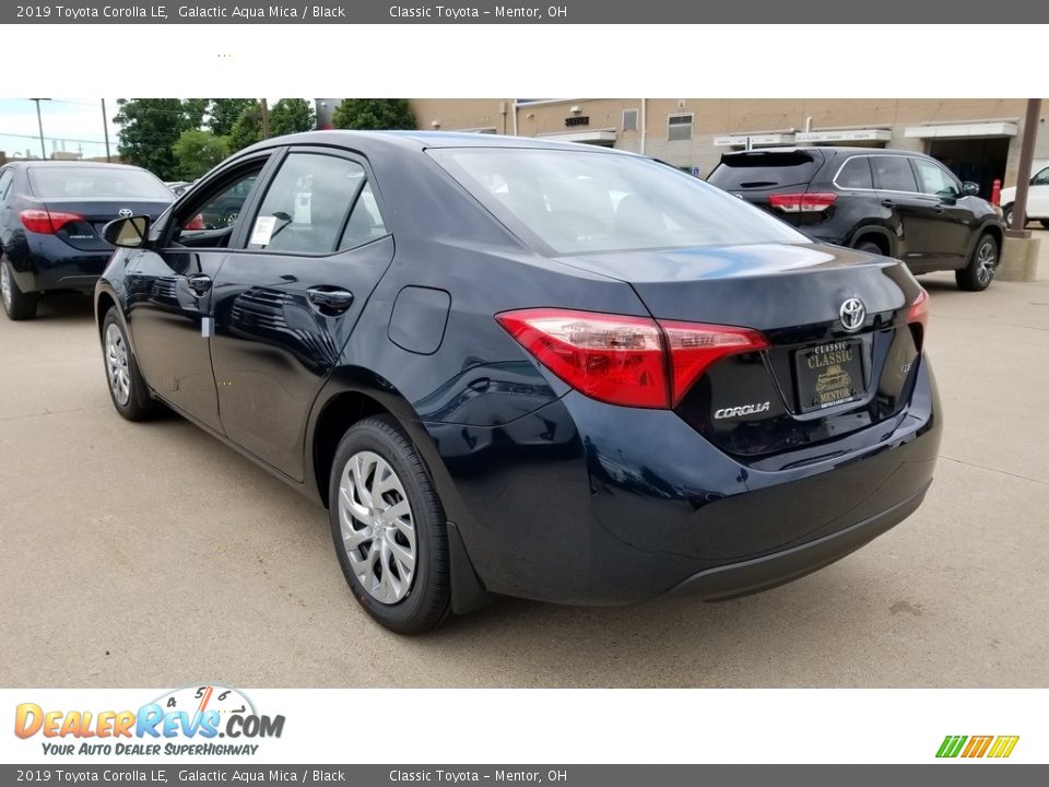 2019 Toyota Corolla LE Galactic Aqua Mica / Black Photo #2