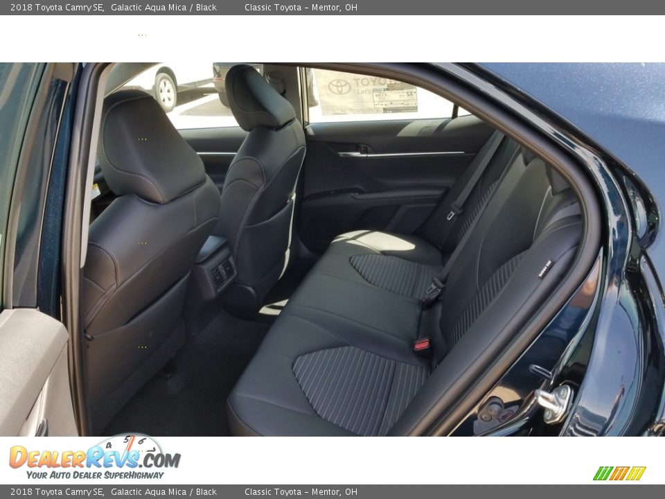 2018 Toyota Camry SE Galactic Aqua Mica / Black Photo #4