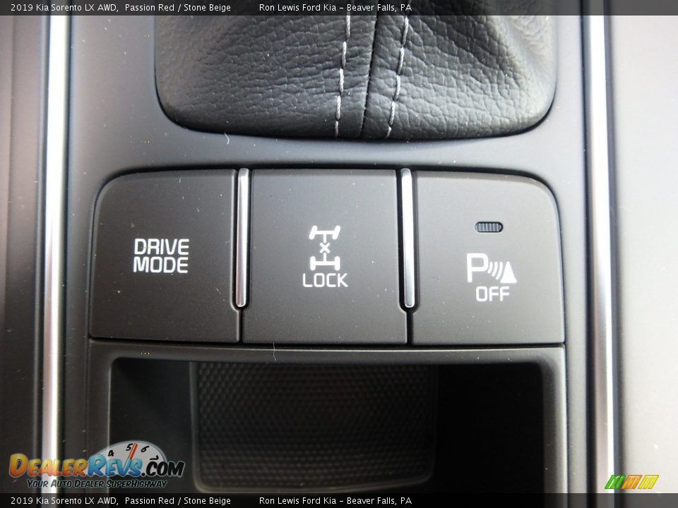 2019 Kia Sorento LX AWD Passion Red / Stone Beige Photo #17
