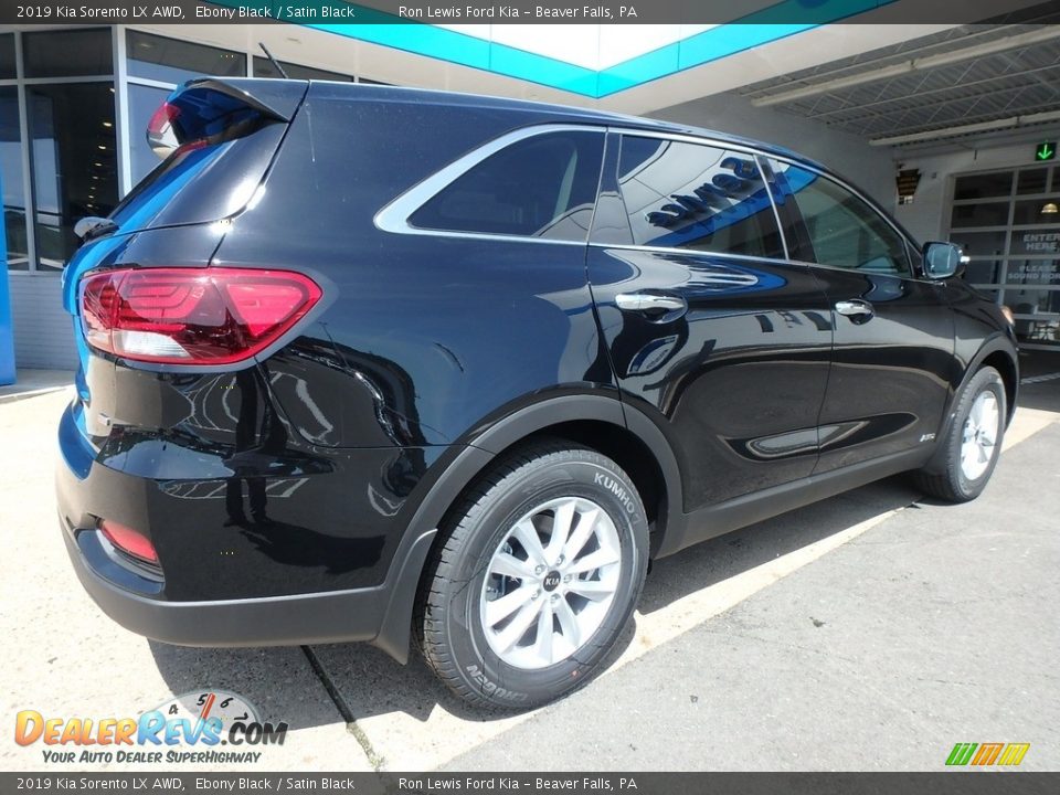 2019 Kia Sorento LX AWD Ebony Black / Satin Black Photo #3