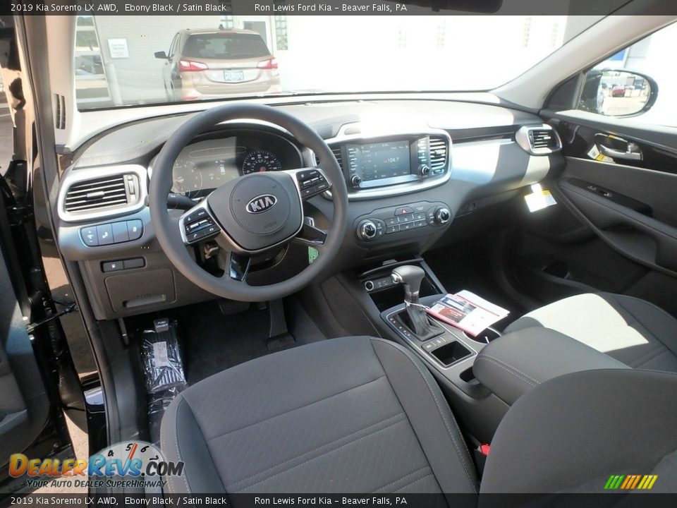Satin Black Interior - 2019 Kia Sorento LX AWD Photo #12