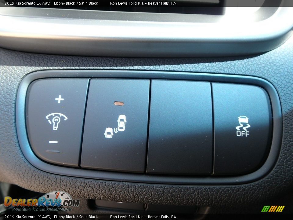 Controls of 2019 Kia Sorento LX AWD Photo #17