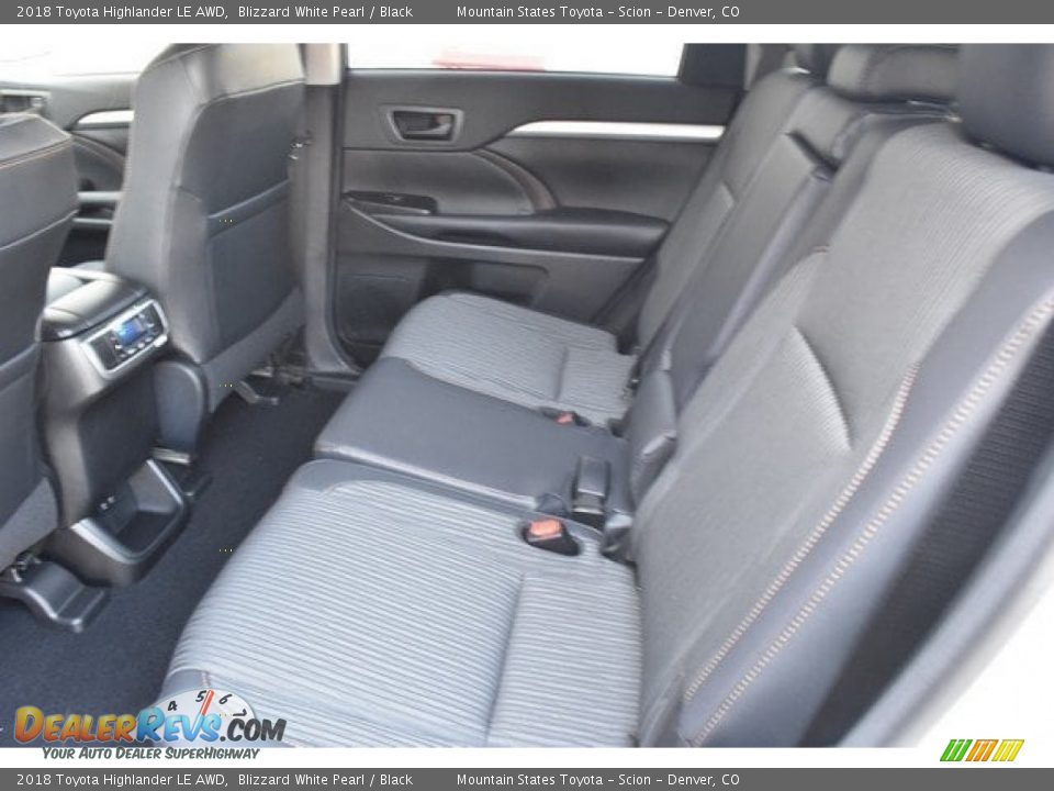 2018 Toyota Highlander LE AWD Blizzard White Pearl / Black Photo #14