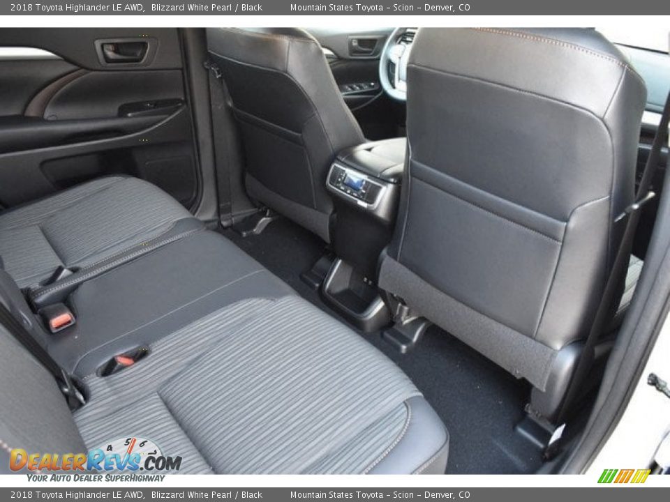 2018 Toyota Highlander LE AWD Blizzard White Pearl / Black Photo #17