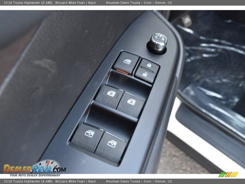 2018 Toyota Highlander LE AWD Blizzard White Pearl / Black Photo #26