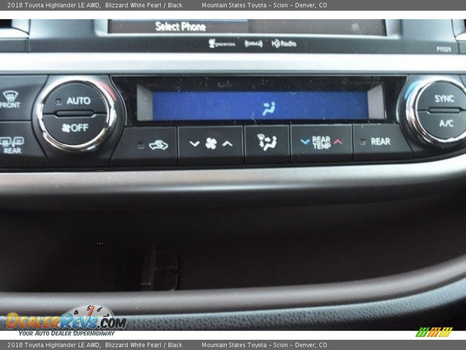 2018 Toyota Highlander LE AWD Blizzard White Pearl / Black Photo #31