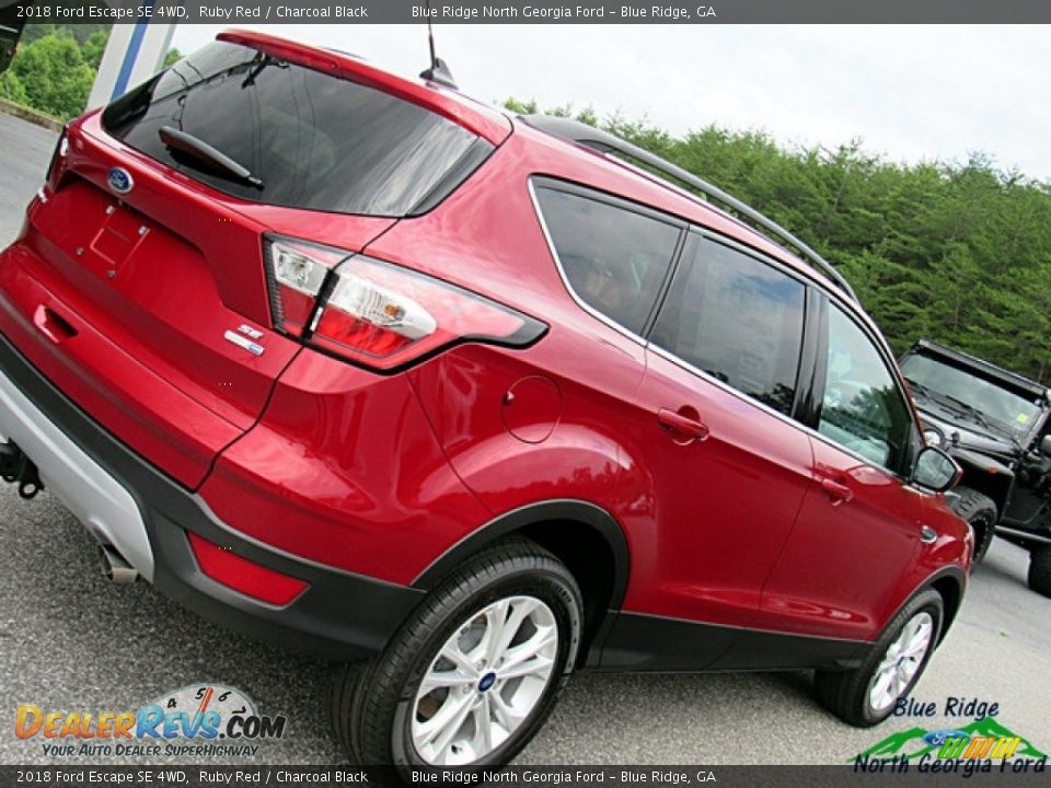 2018 Ford Escape SE 4WD Ruby Red / Charcoal Black Photo #30