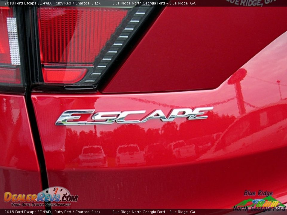 2018 Ford Escape SE 4WD Ruby Red / Charcoal Black Photo #32