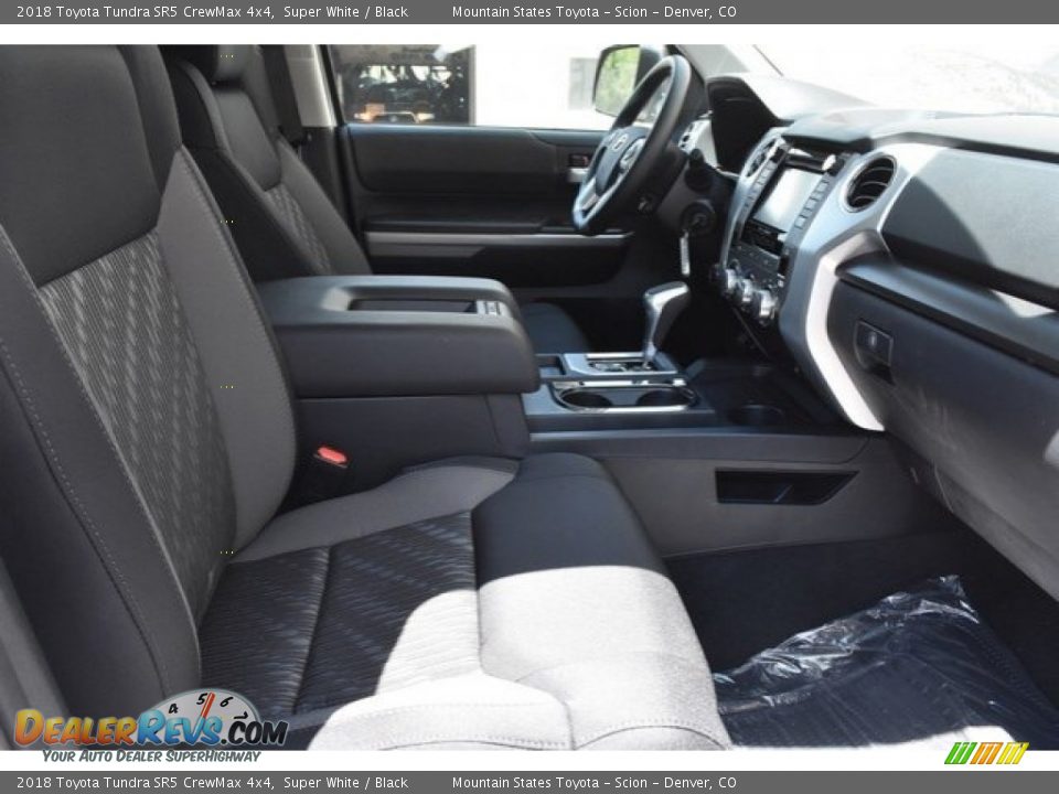 2018 Toyota Tundra SR5 CrewMax 4x4 Super White / Black Photo #12