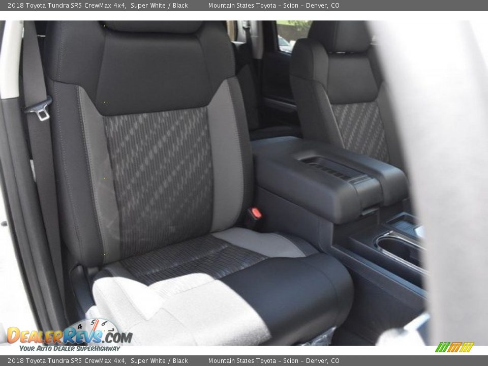 2018 Toyota Tundra SR5 CrewMax 4x4 Super White / Black Photo #13