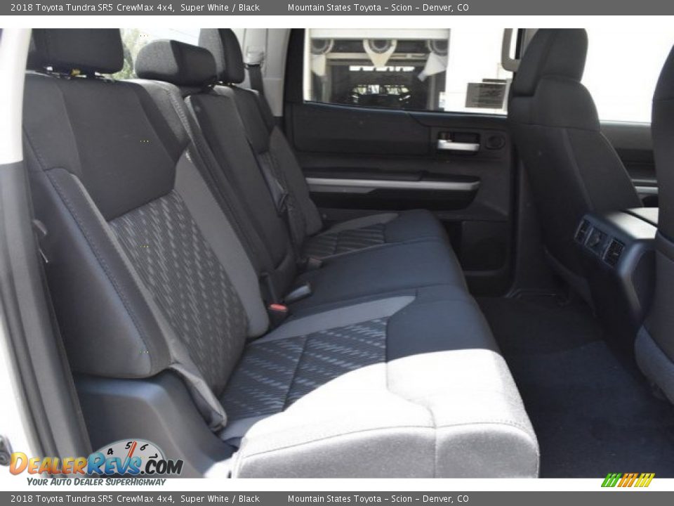 2018 Toyota Tundra SR5 CrewMax 4x4 Super White / Black Photo #18