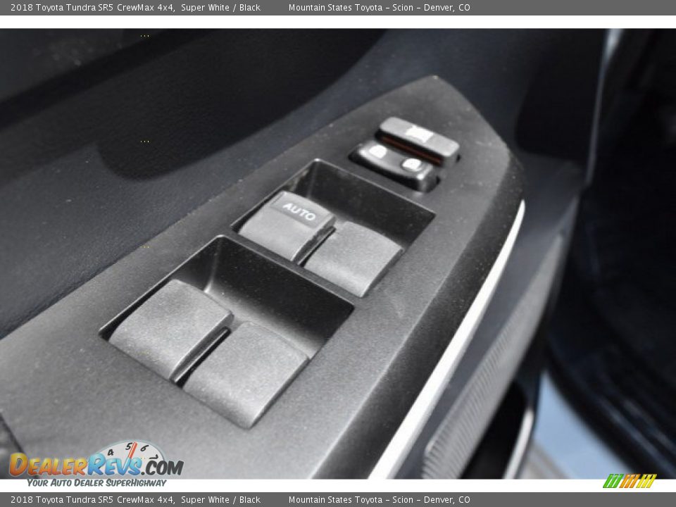 2018 Toyota Tundra SR5 CrewMax 4x4 Super White / Black Photo #24