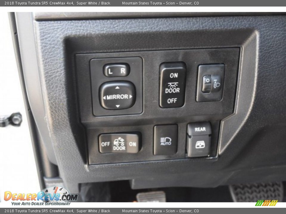 2018 Toyota Tundra SR5 CrewMax 4x4 Super White / Black Photo #25