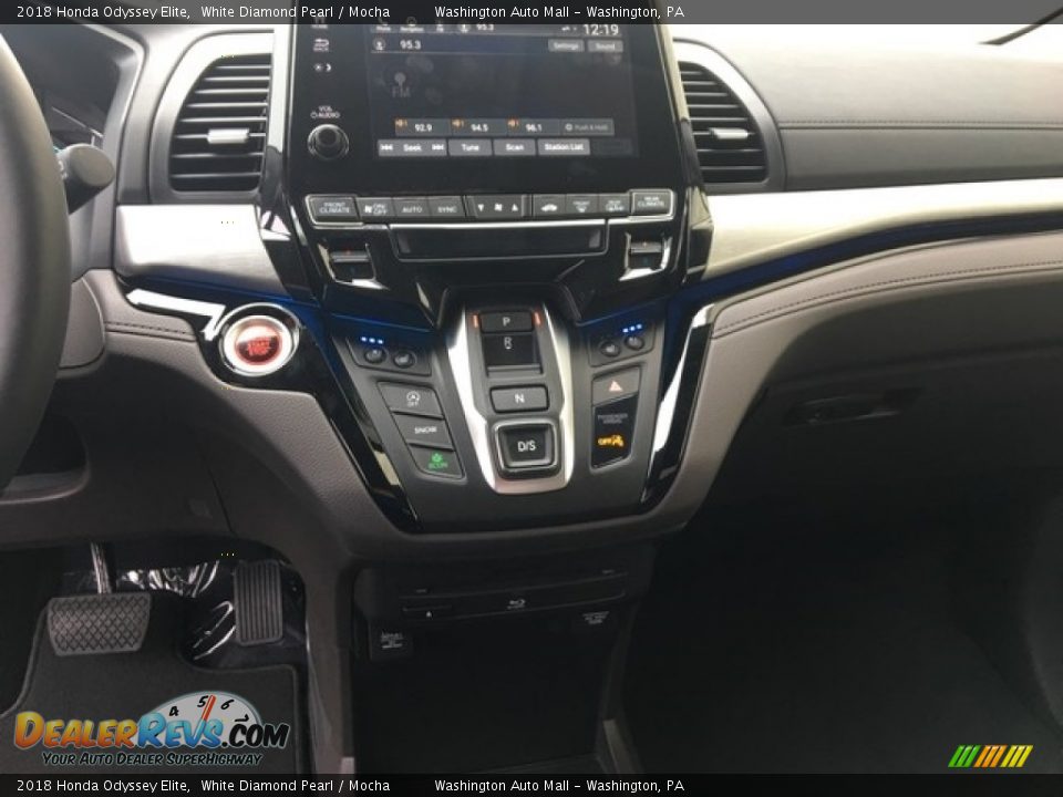 2018 Honda Odyssey Elite White Diamond Pearl / Mocha Photo #15