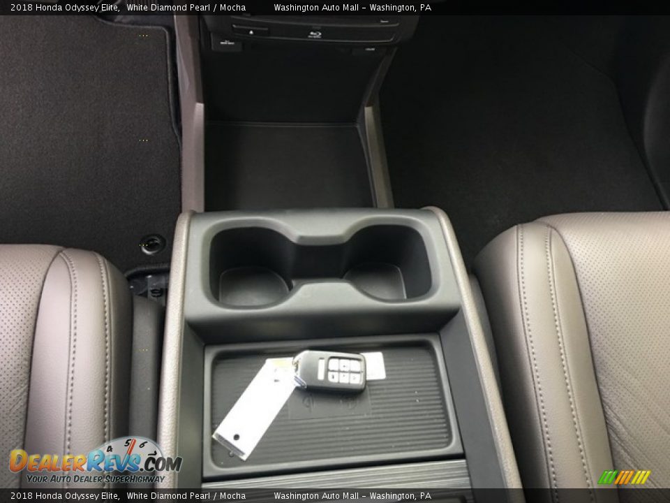 2018 Honda Odyssey Elite White Diamond Pearl / Mocha Photo #25