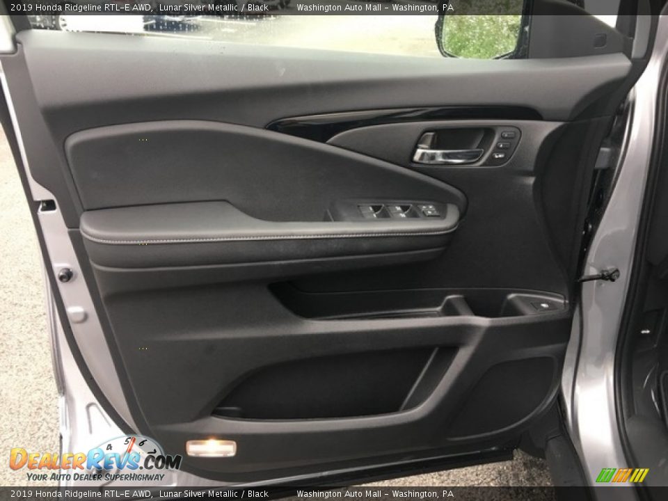 Door Panel of 2019 Honda Ridgeline RTL-E AWD Photo #14