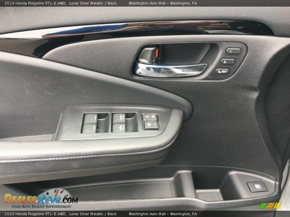 Door Panel of 2019 Honda Ridgeline RTL-E AWD Photo #15