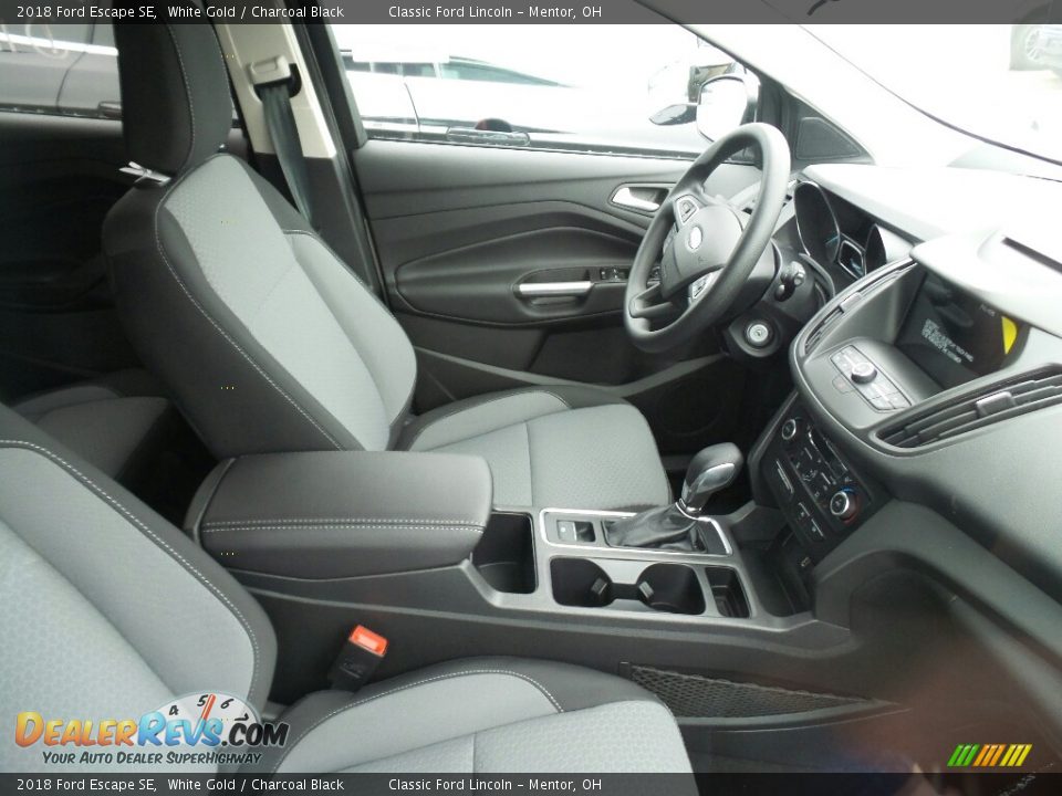 2018 Ford Escape SE White Gold / Charcoal Black Photo #4