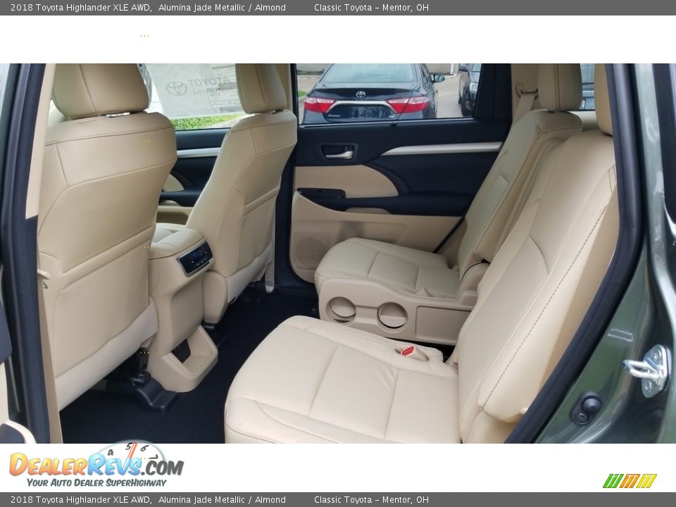 2018 Toyota Highlander XLE AWD Alumina Jade Metallic / Almond Photo #4