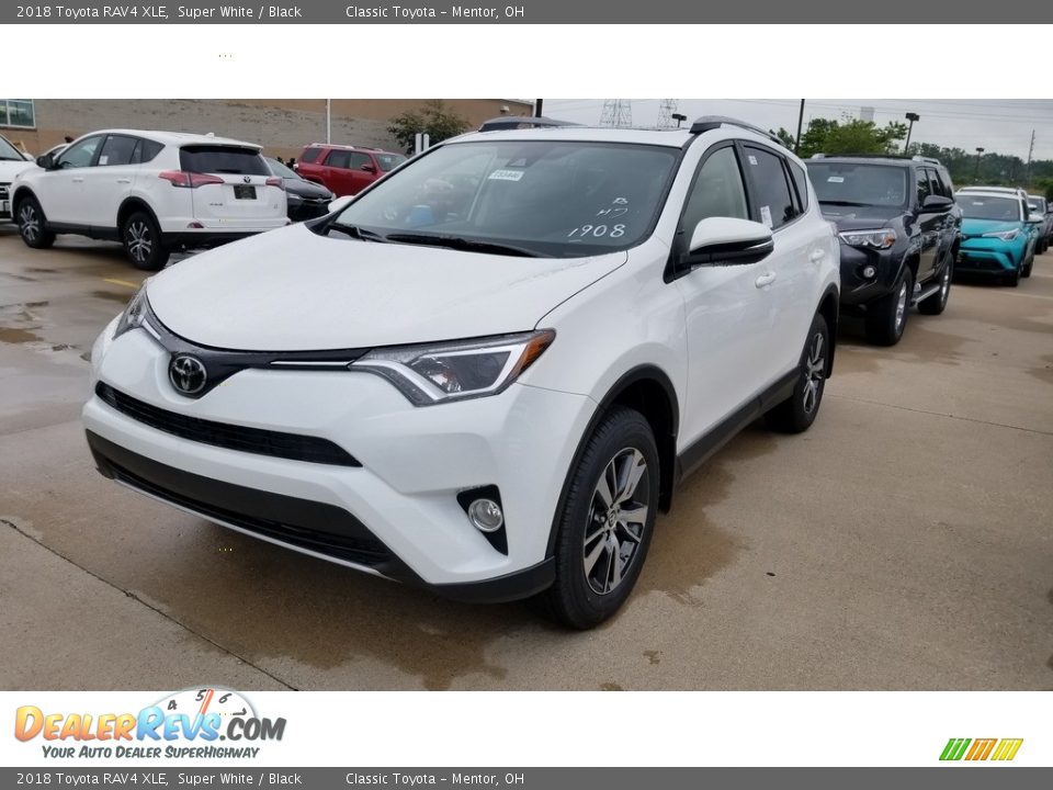 2018 Toyota RAV4 XLE Super White / Black Photo #1