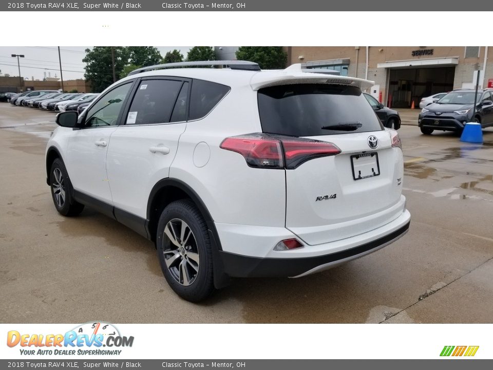 2018 Toyota RAV4 XLE Super White / Black Photo #2