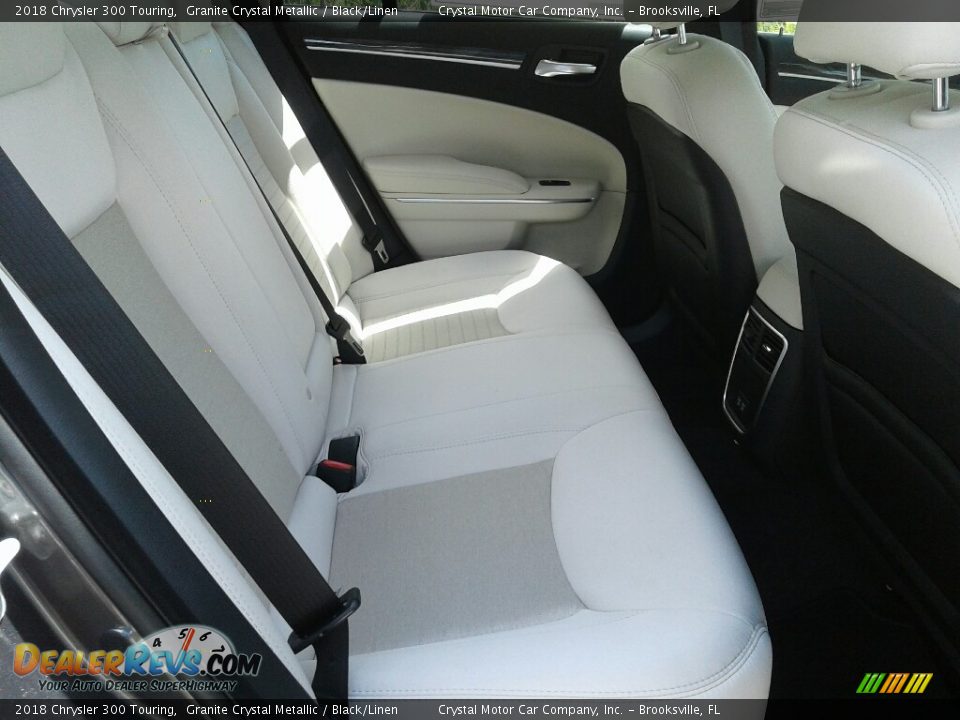 2018 Chrysler 300 Touring Granite Crystal Metallic / Black/Linen Photo #11