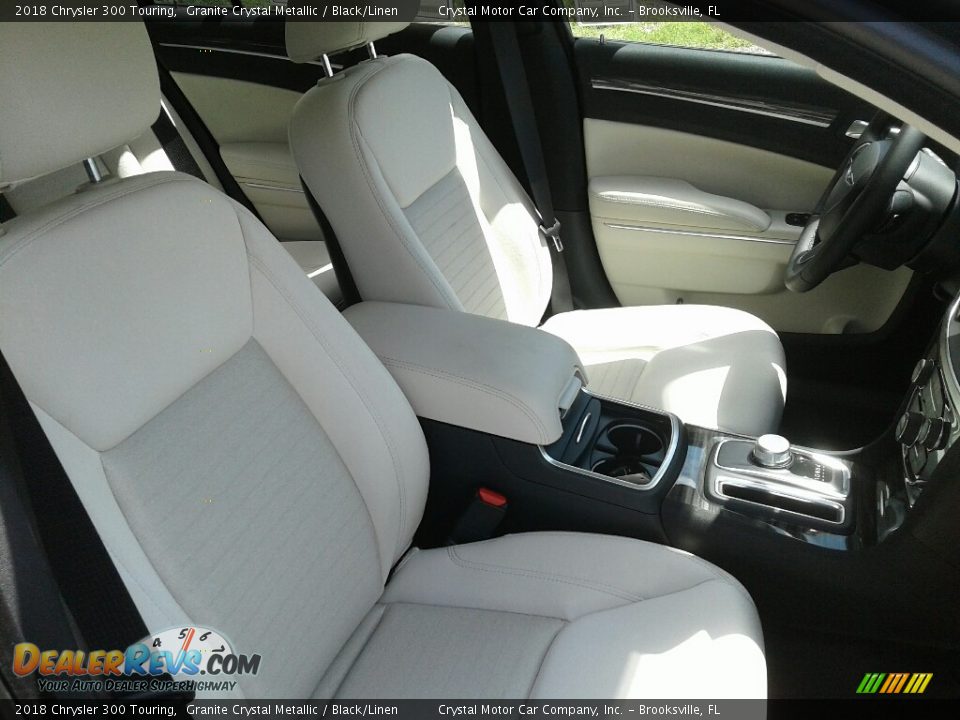 2018 Chrysler 300 Touring Granite Crystal Metallic / Black/Linen Photo #12