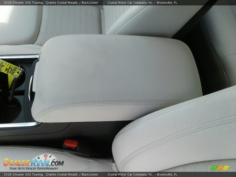 2018 Chrysler 300 Touring Granite Crystal Metallic / Black/Linen Photo #18