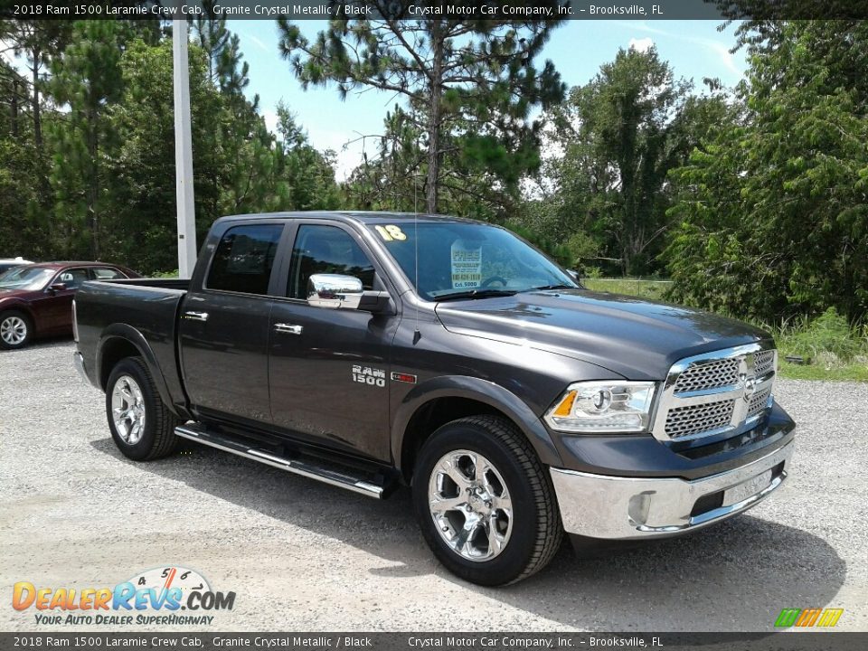 Front 3/4 View of 2018 Ram 1500 Laramie Crew Cab Photo #7