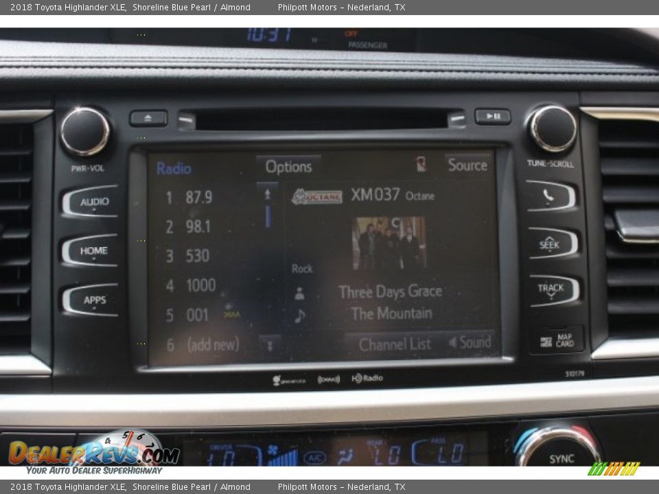 2018 Toyota Highlander XLE Shoreline Blue Pearl / Almond Photo #17