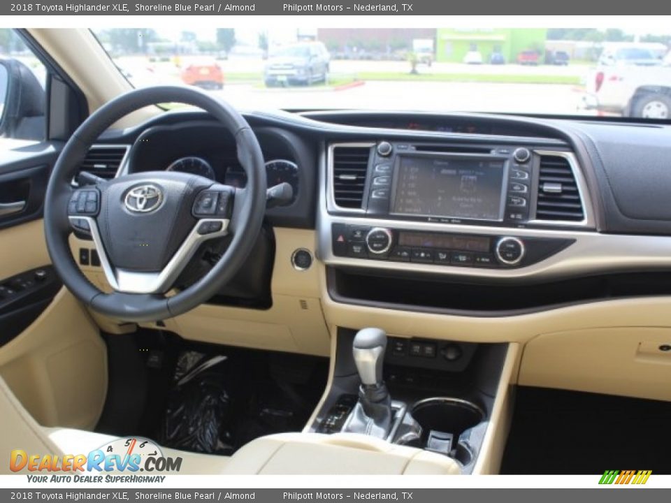2018 Toyota Highlander XLE Shoreline Blue Pearl / Almond Photo #26