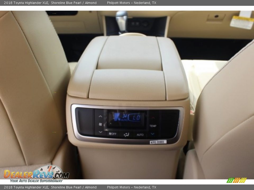 2018 Toyota Highlander XLE Shoreline Blue Pearl / Almond Photo #28