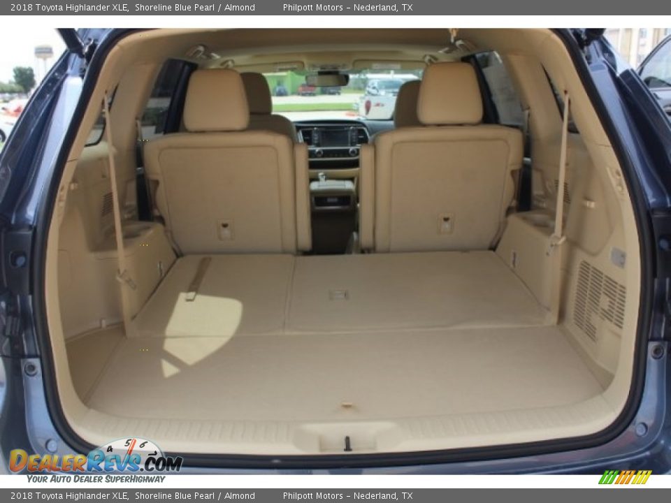 2018 Toyota Highlander XLE Shoreline Blue Pearl / Almond Photo #29