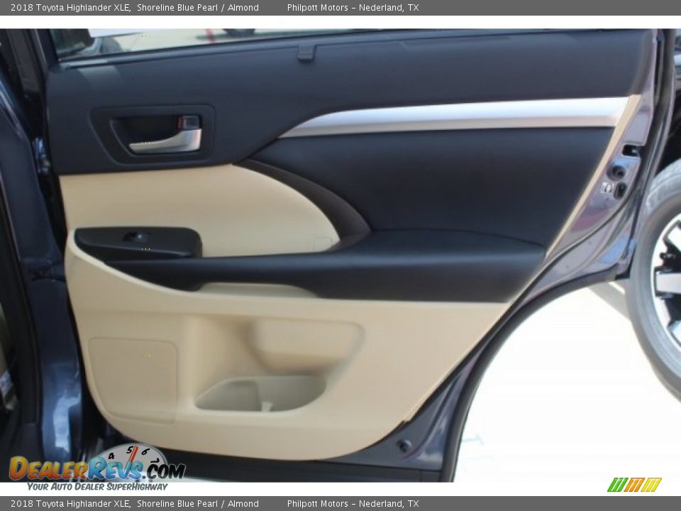 2018 Toyota Highlander XLE Shoreline Blue Pearl / Almond Photo #31