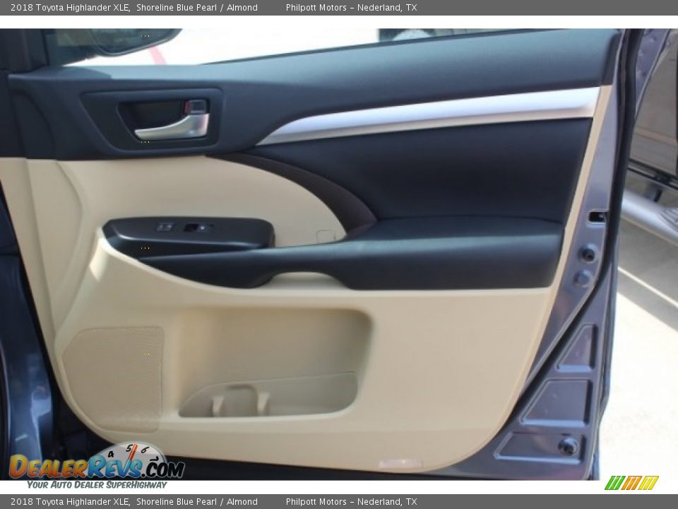 2018 Toyota Highlander XLE Shoreline Blue Pearl / Almond Photo #33