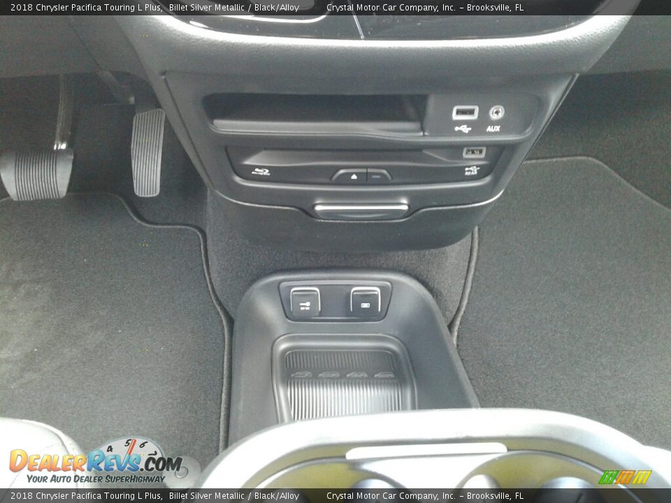 2018 Chrysler Pacifica Touring L Plus Billet Silver Metallic / Black/Alloy Photo #16