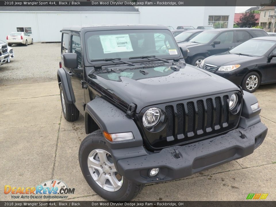 Front 3/4 View of 2018 Jeep Wrangler Sport 4x4 Photo #2