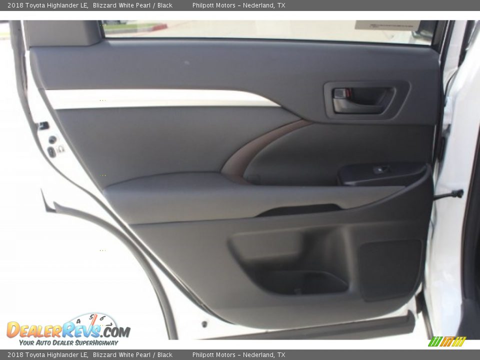 2018 Toyota Highlander LE Blizzard White Pearl / Black Photo #22