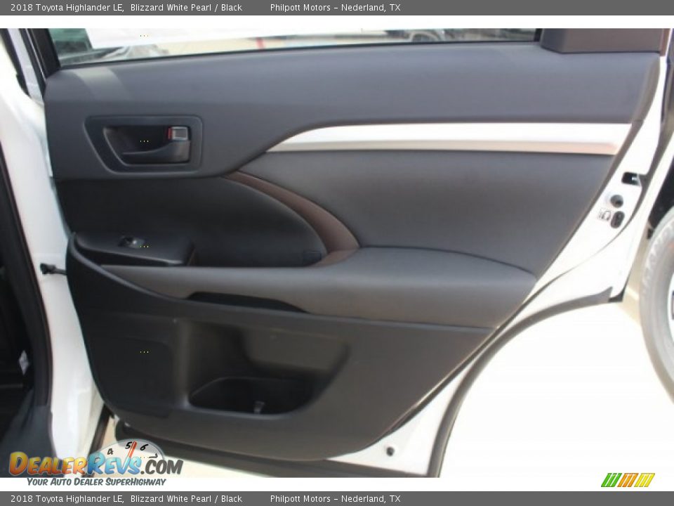 2018 Toyota Highlander LE Blizzard White Pearl / Black Photo #28