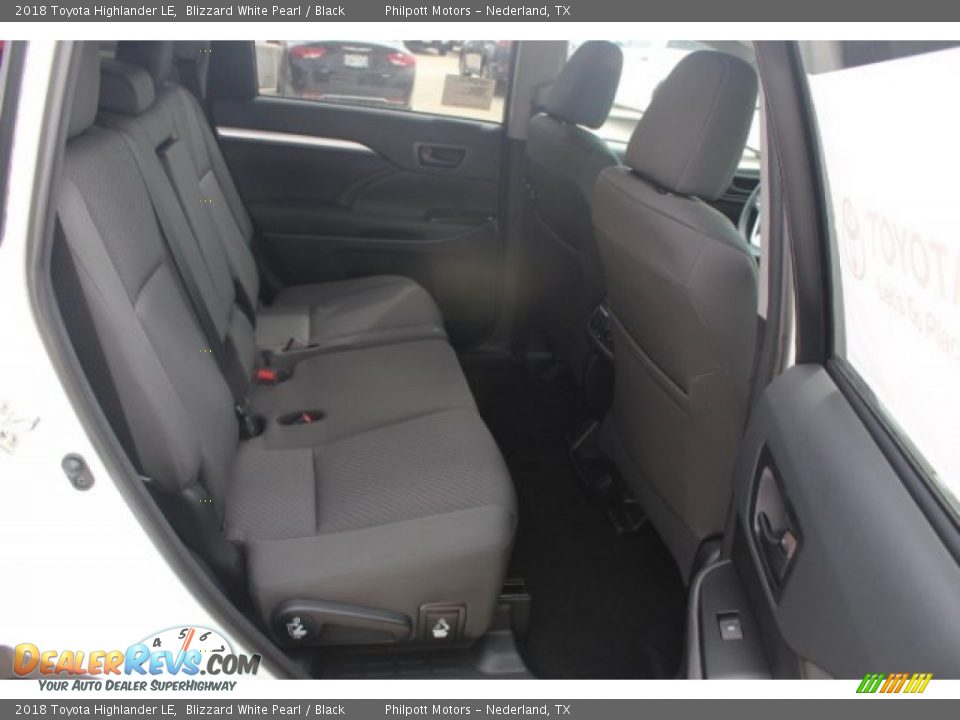 2018 Toyota Highlander LE Blizzard White Pearl / Black Photo #29