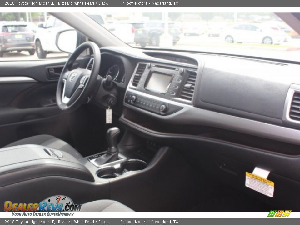 2018 Toyota Highlander LE Blizzard White Pearl / Black Photo #31