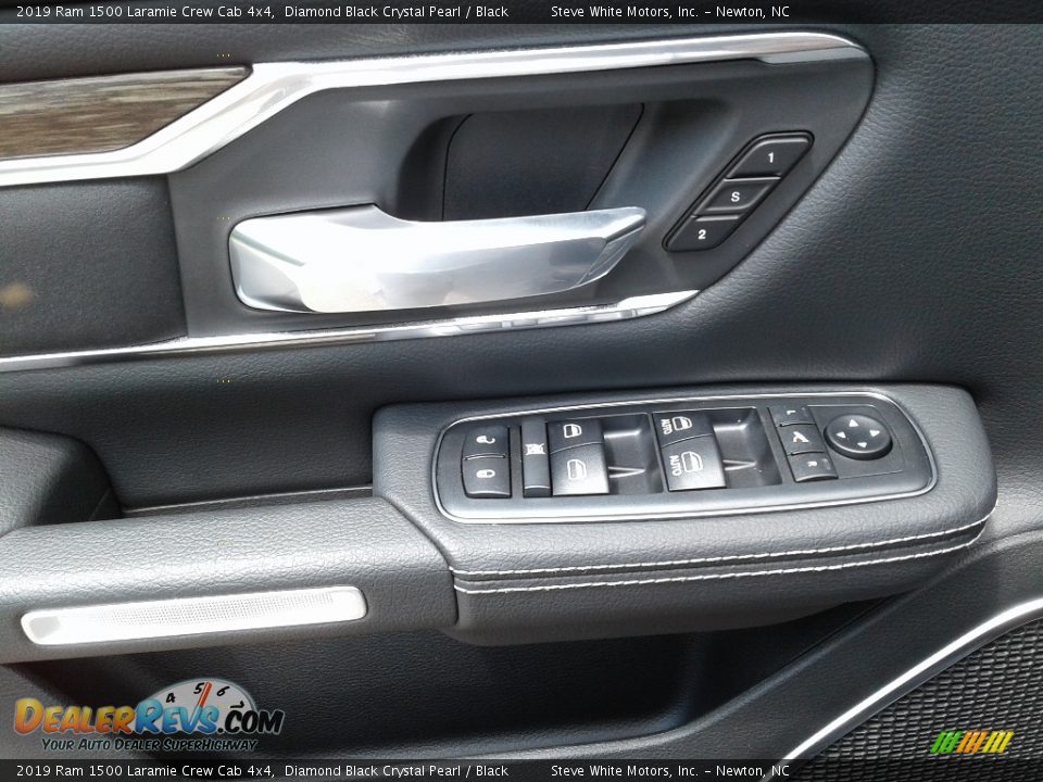 2019 Ram 1500 Laramie Crew Cab 4x4 Diamond Black Crystal Pearl / Black Photo #9
