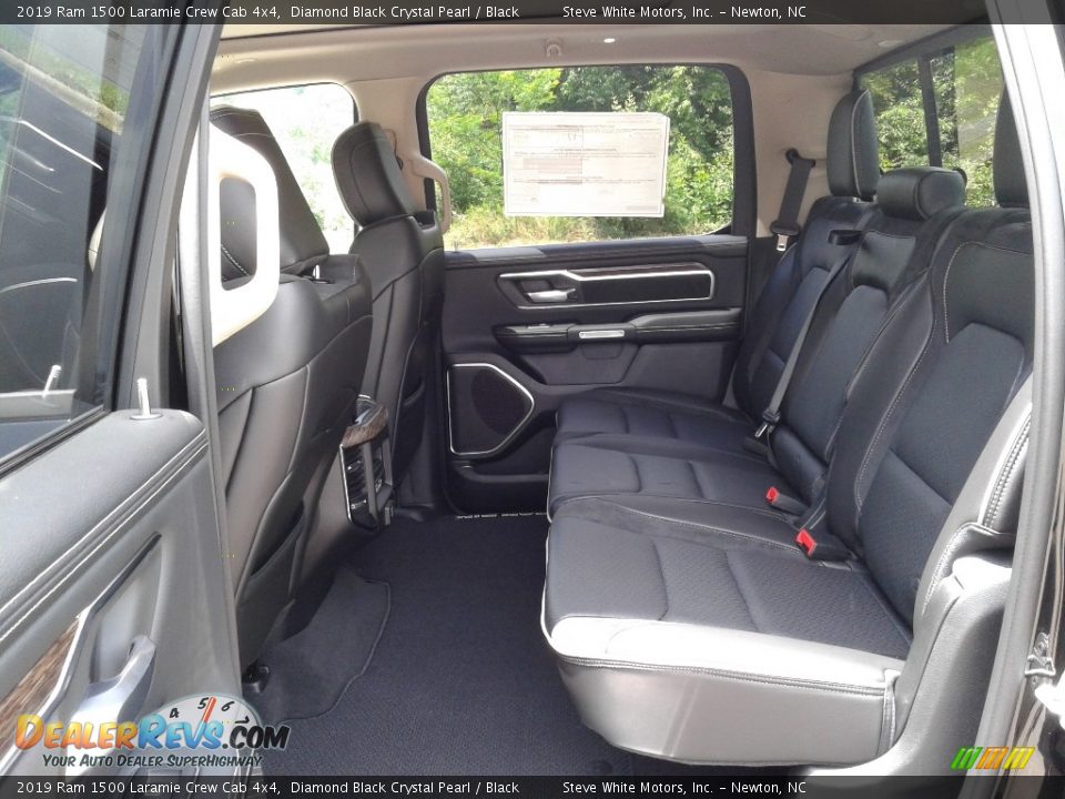 2019 Ram 1500 Laramie Crew Cab 4x4 Diamond Black Crystal Pearl / Black Photo #12