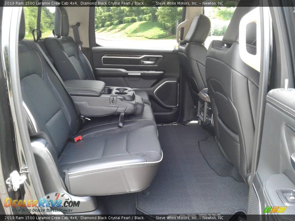 2019 Ram 1500 Laramie Crew Cab 4x4 Diamond Black Crystal Pearl / Black Photo #15
