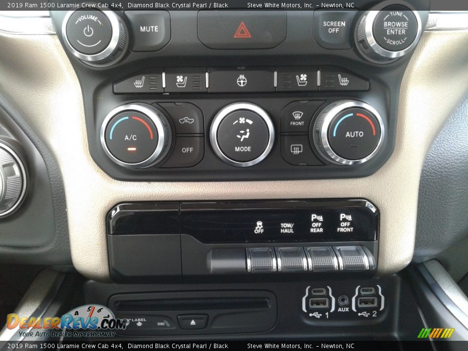 2019 Ram 1500 Laramie Crew Cab 4x4 Diamond Black Crystal Pearl / Black Photo #30