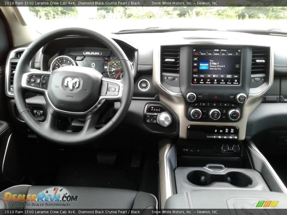 2019 Ram 1500 Laramie Crew Cab 4x4 Diamond Black Crystal Pearl / Black Photo #31